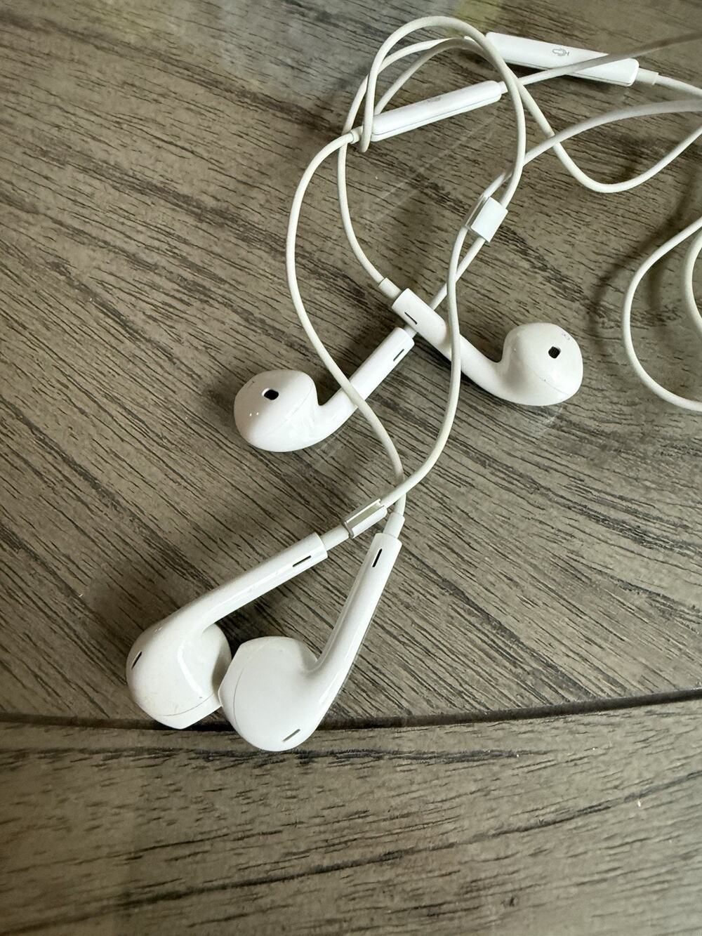 Lot of 2 Genuine Apple EarPods Headphones with Lightning Connector White OEM